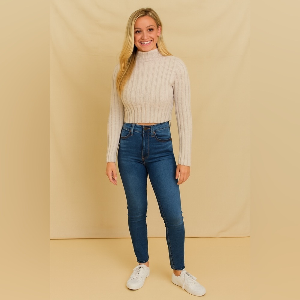 American Eagle Outfitters Off-White Cable Knit Turtleneck Sweater Crop Top